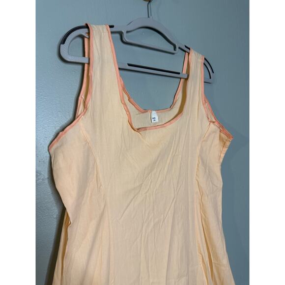 Vintage retro 60s/70s unbranded nightgown in peach - Picture 3 of 5
